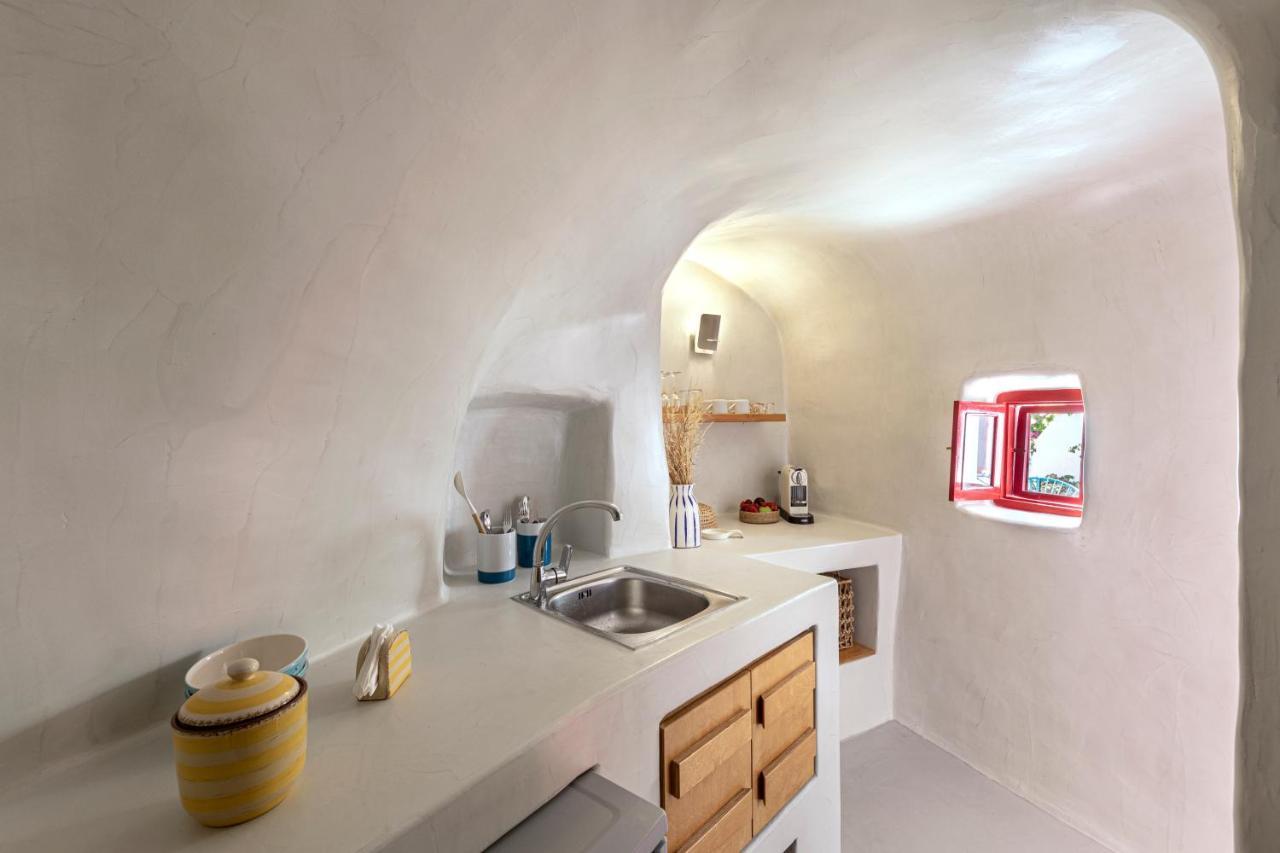 White Cave By Caldera Houses Oia  Exterior photo