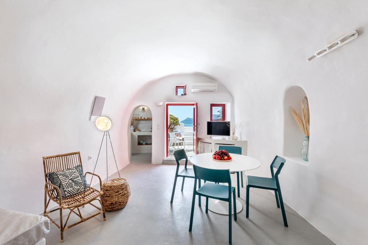 White Cave By Caldera Houses Oia  Exterior photo